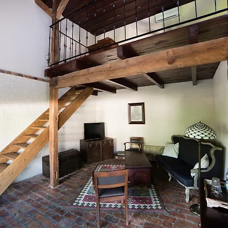 Za Murem מלון דירות