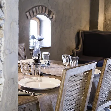 מלון דירות Za Murem פוזנן