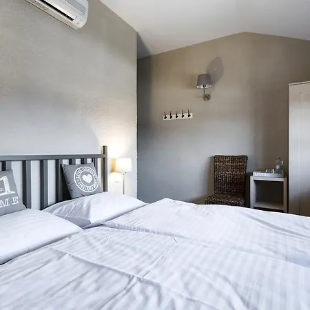 Apartahotel Za Murem 3*