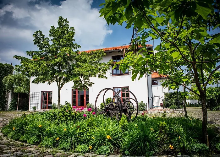 Za Murem بوزنان