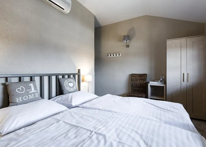 アパートホテル Za Murem 3*