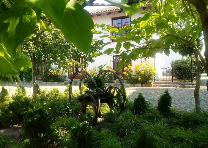 Za Murem بوزنان